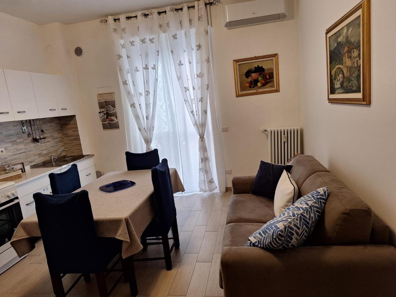 Bnb Milano Dipinta Di Blu Buitenkant foto
